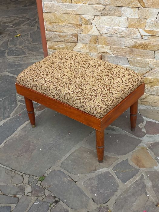 Пуфик, деревянный каркас