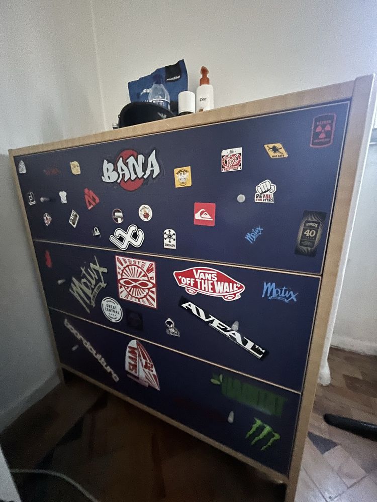Cómoda roupa com 3 gavetas