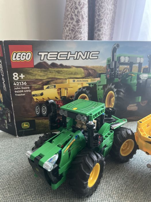 Lego technic 42136 john deere tractor