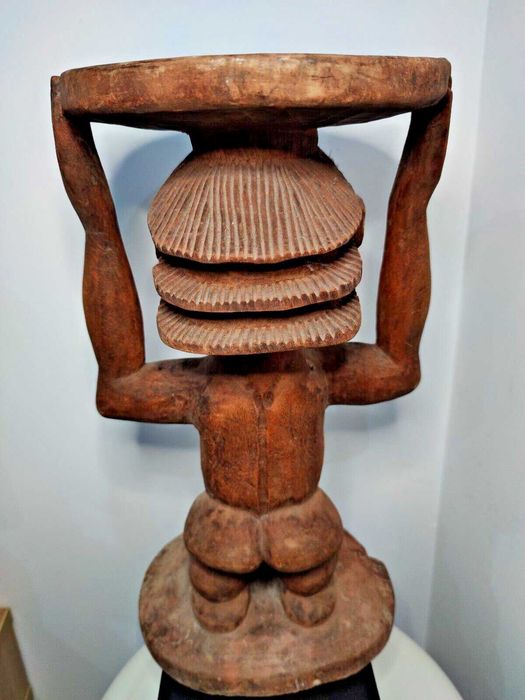 Banco africano. De norte de Angola ou Congo. Africa. Arte Africana.