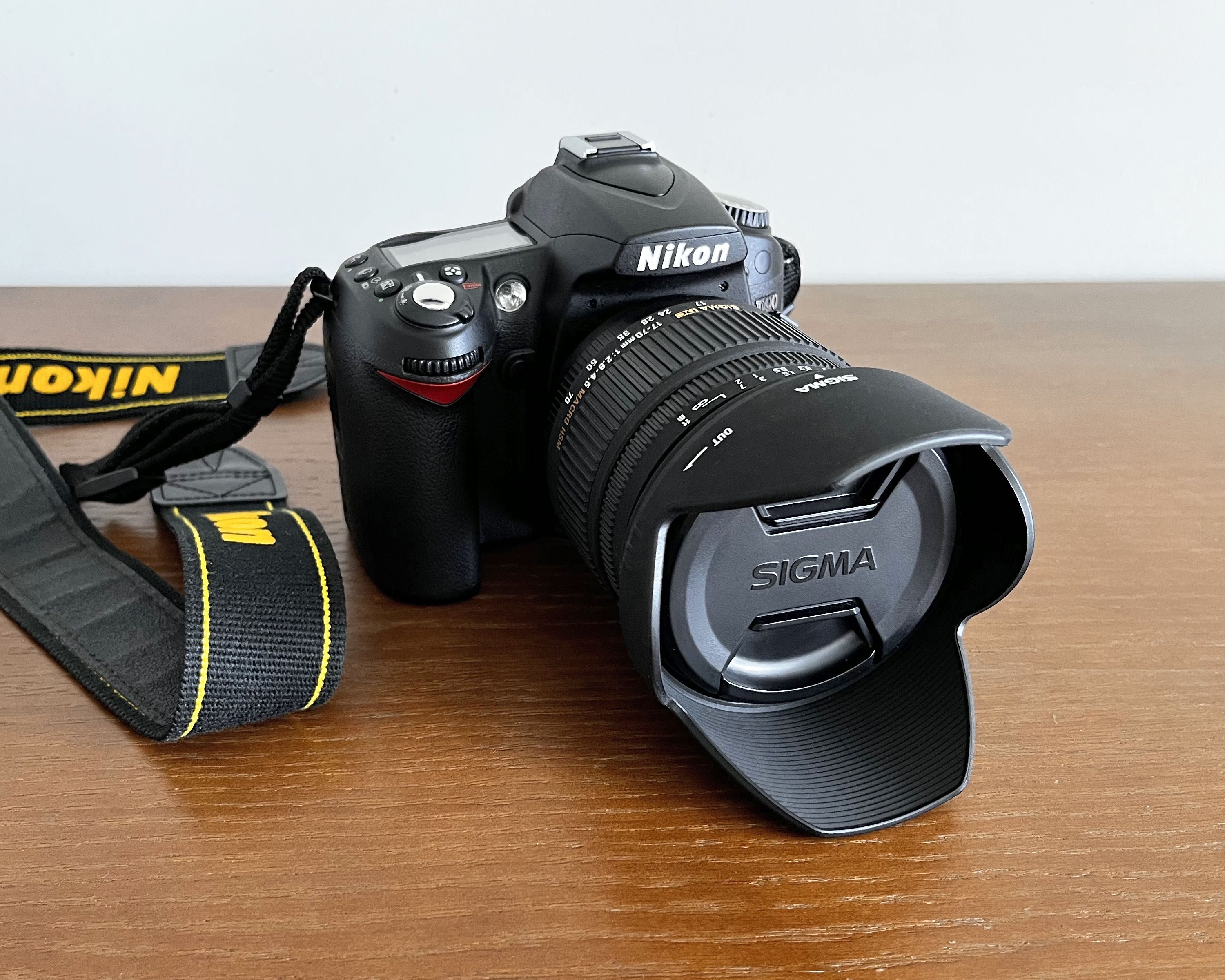 Фотоапарат Nikon D90 + об'єктив, сумка та штатив