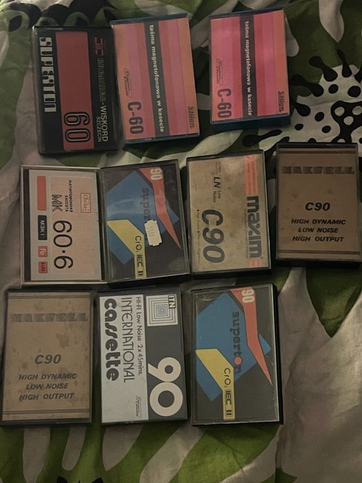 Zestaw dziesięciu kaset magnetofonowych do nagrywania
