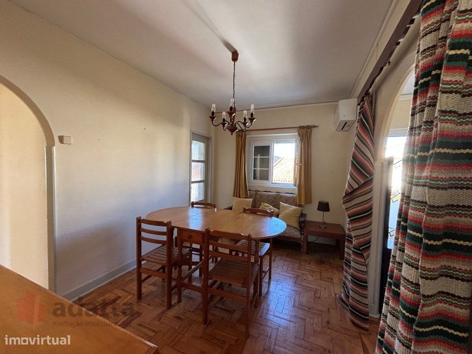 T3 Mobilado com Sótão e Varanda para Arrendamento - Sotto Mayor, Fi...