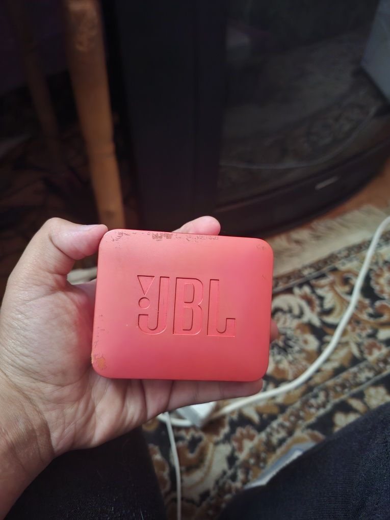 Sprzedam głośnik jbl go 2