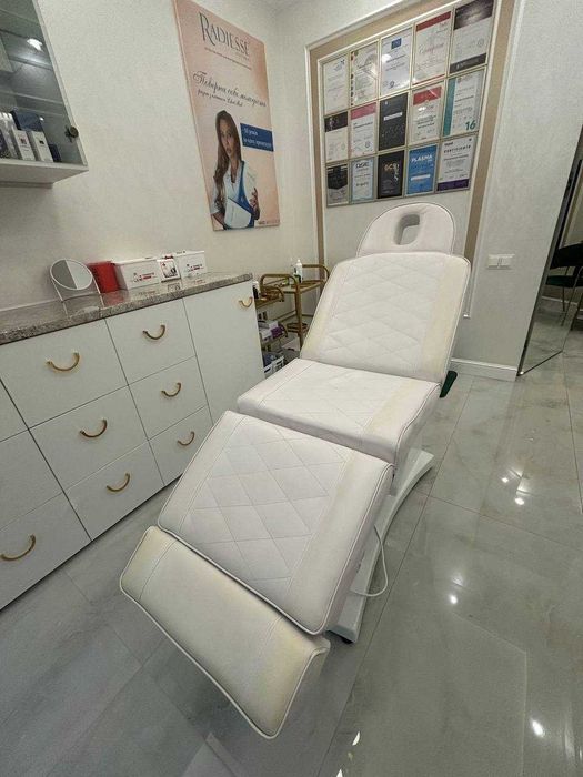 Косметологічна клініка з меблями на Печерську в ЖК KADORR