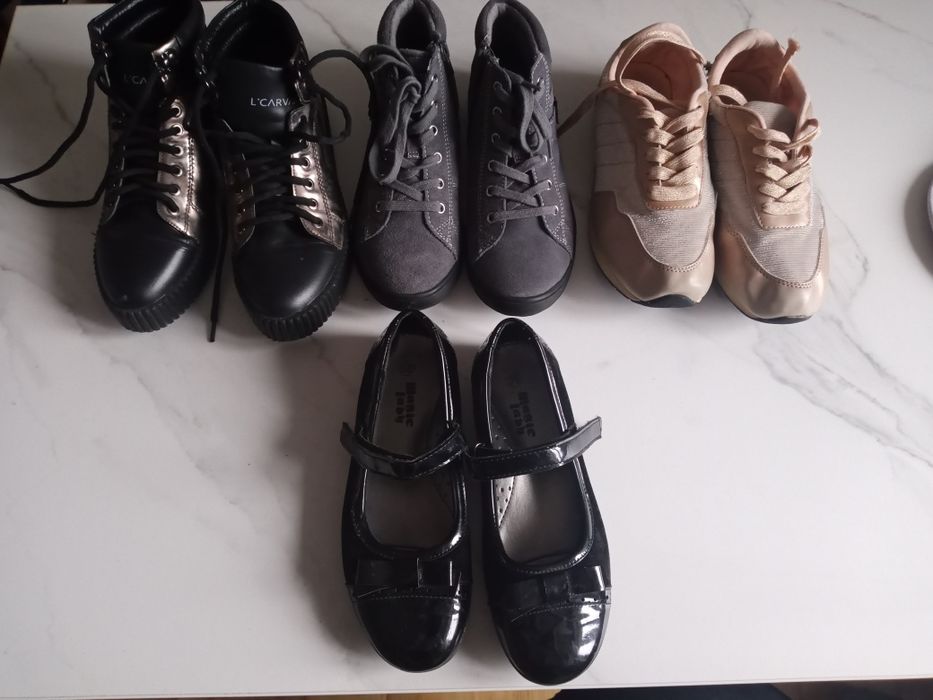 Взуття 34 і 35 розміру