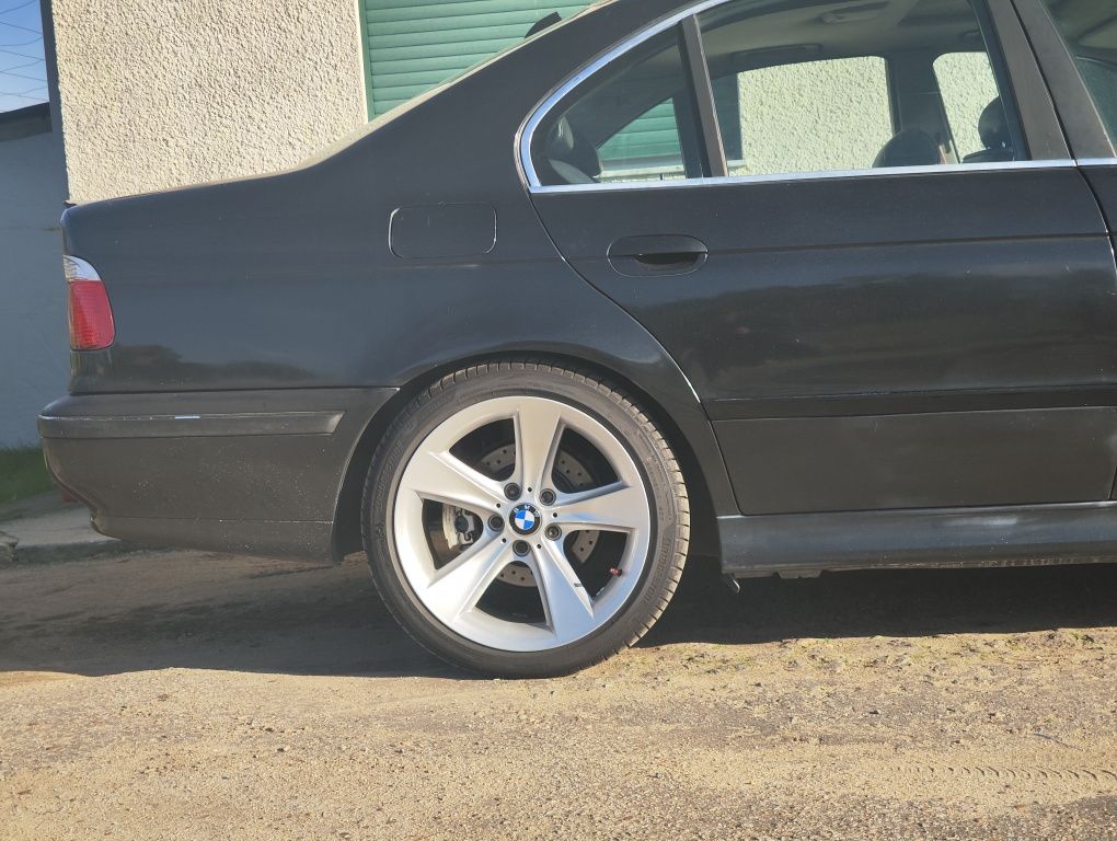Vendo bmw e39 528i 1996