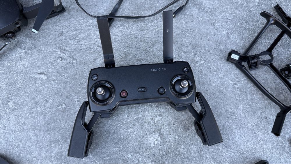 DJI Mavic Air - po upadku, uszkodzony, na części