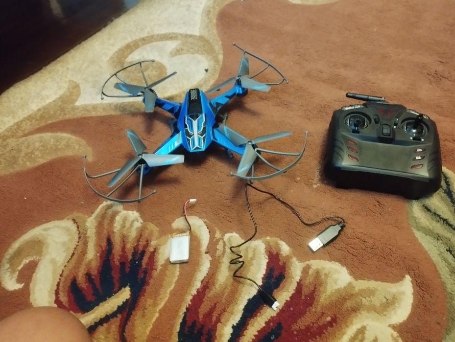 Квадрокоптер  Робочий Silverlit VOYAGER DRONE SEK 325 Робочий