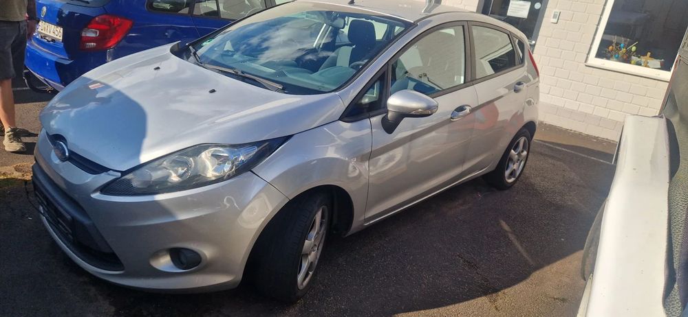 Ford Fiesta 1.3benzyna klima akufelgi uszkodzony