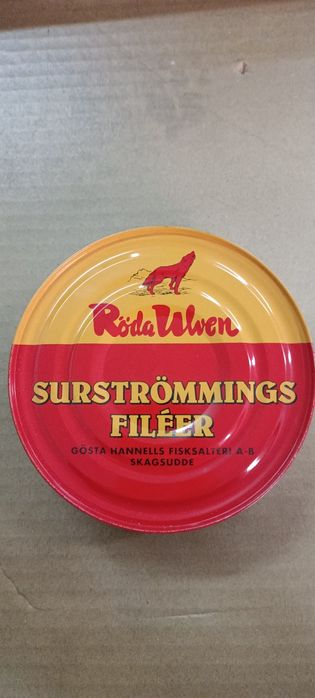 Śledzie kiszone Surströmming