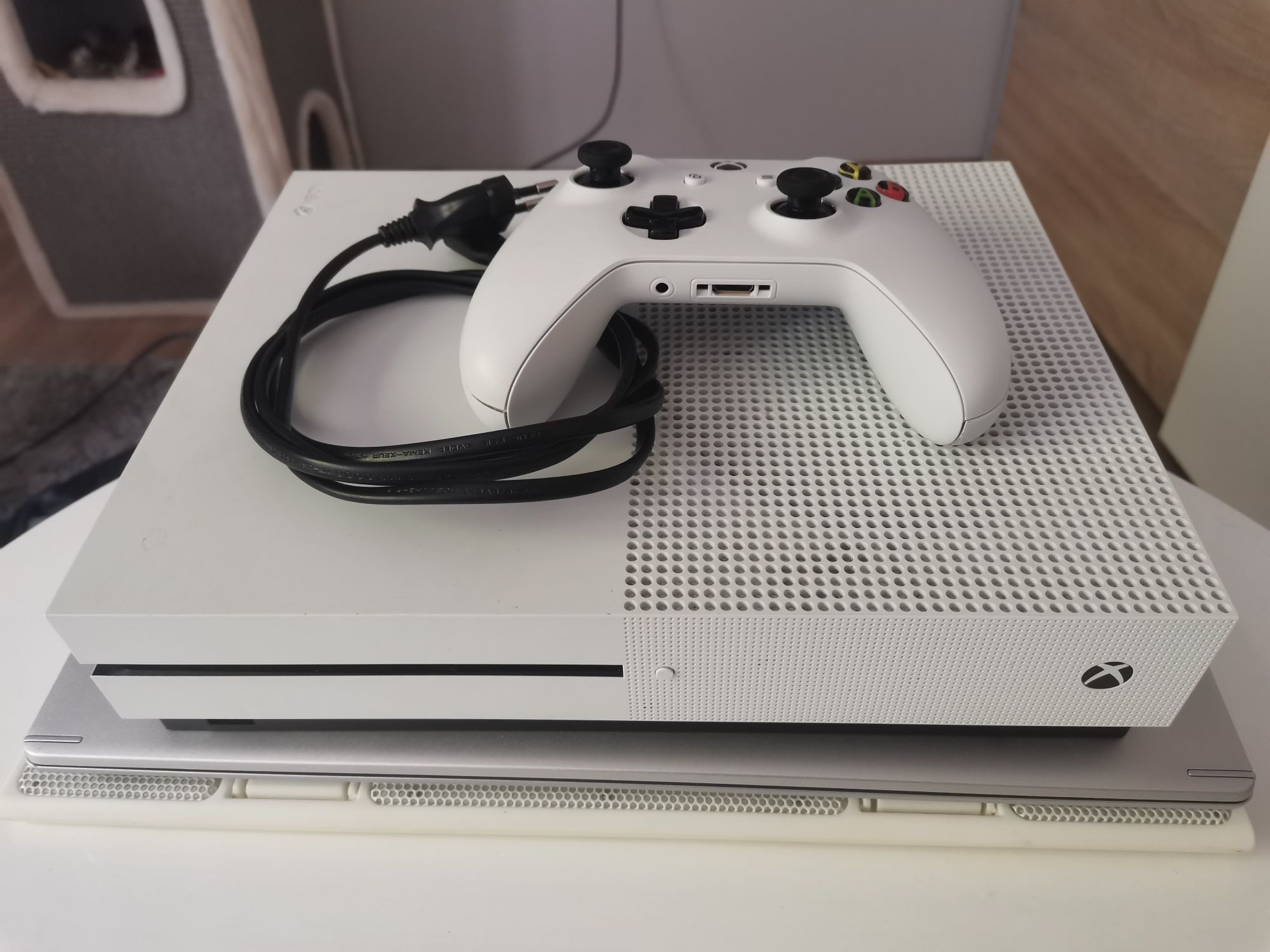 Konsola Xbox One S 1TB +kontroler