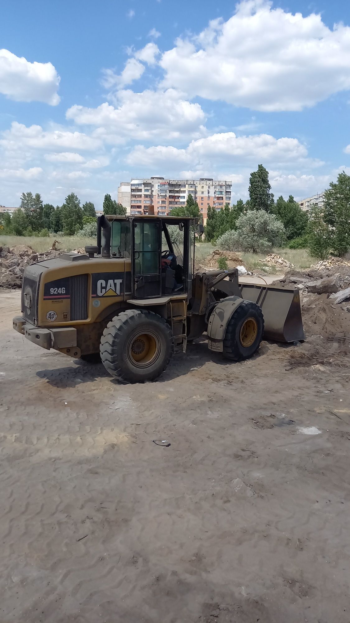 Услуги  полноповоротного экскаватора