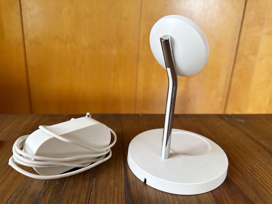 Belkin Boost Charge Pro 2-in-1 Wireless Charger – Excelente Estado