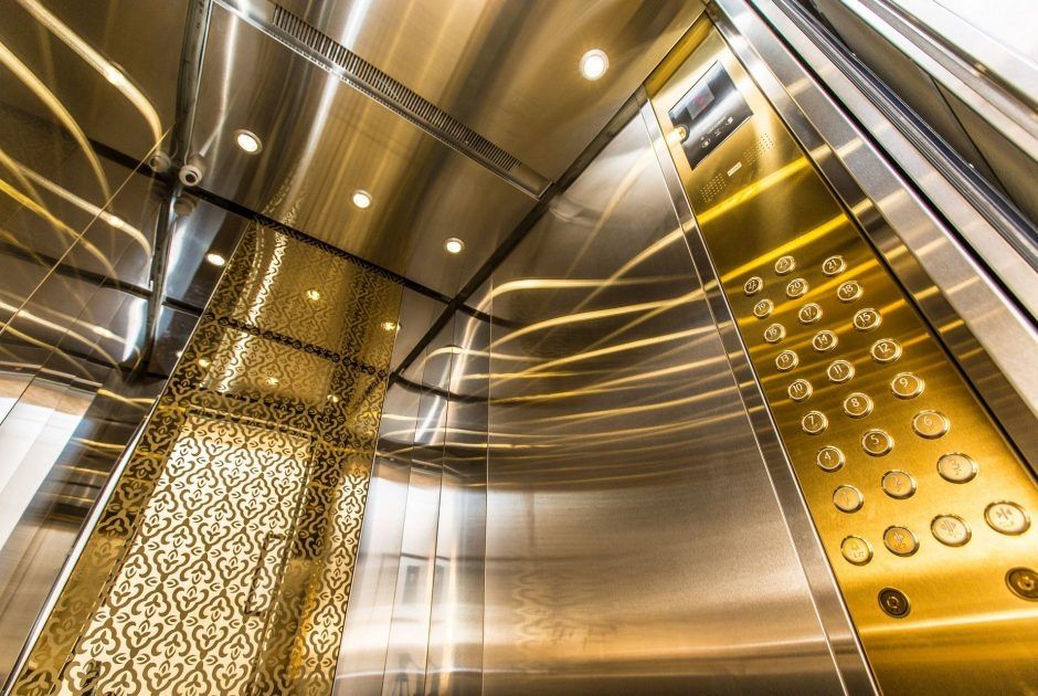 8 жемчужине , есть  паркинг ,Французский будьвар 60 б, трешка ,Аркадия