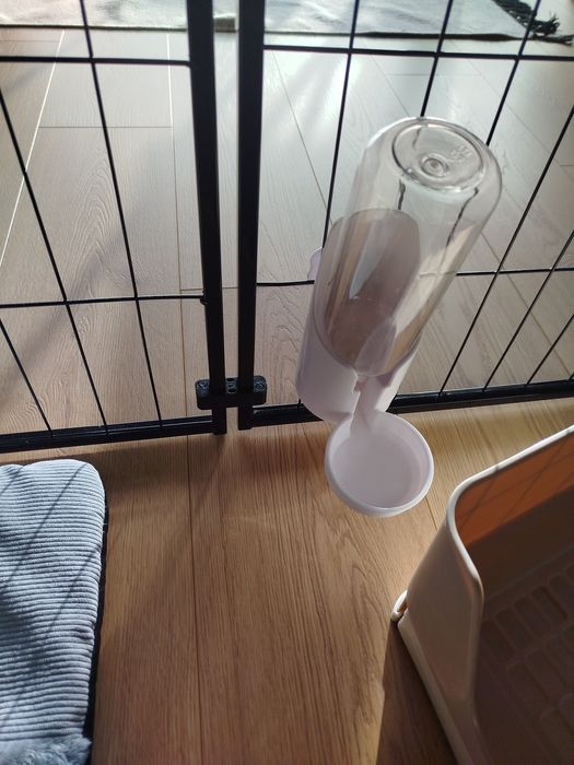 Sprzedam metalową klatkę/ kojec z akcesoriami