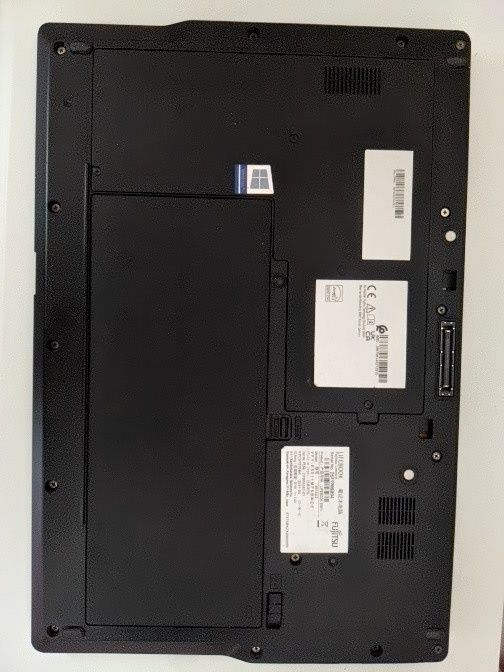 Ноутбук Fujitsu E5511 Core i5-1135G7 / SSD 256GB / 8GB RAM / 15.6" /