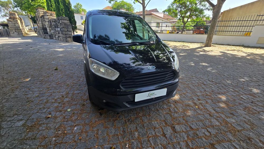 Ford Courier