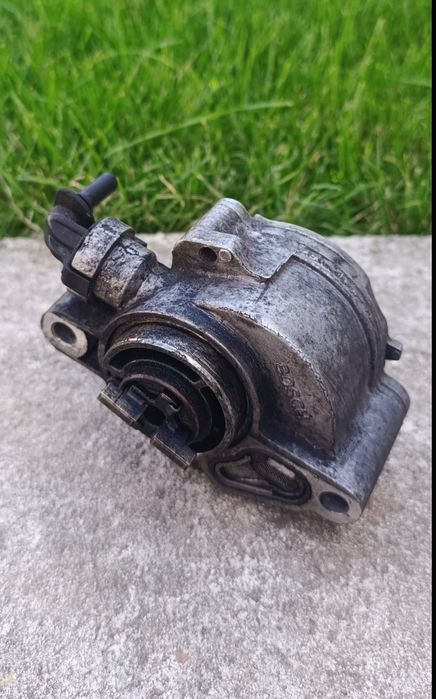 Вакуумный насос Mazda 3bk Ford Focus II 1.6 TDCi Мазда 3бк Форд Фокус2