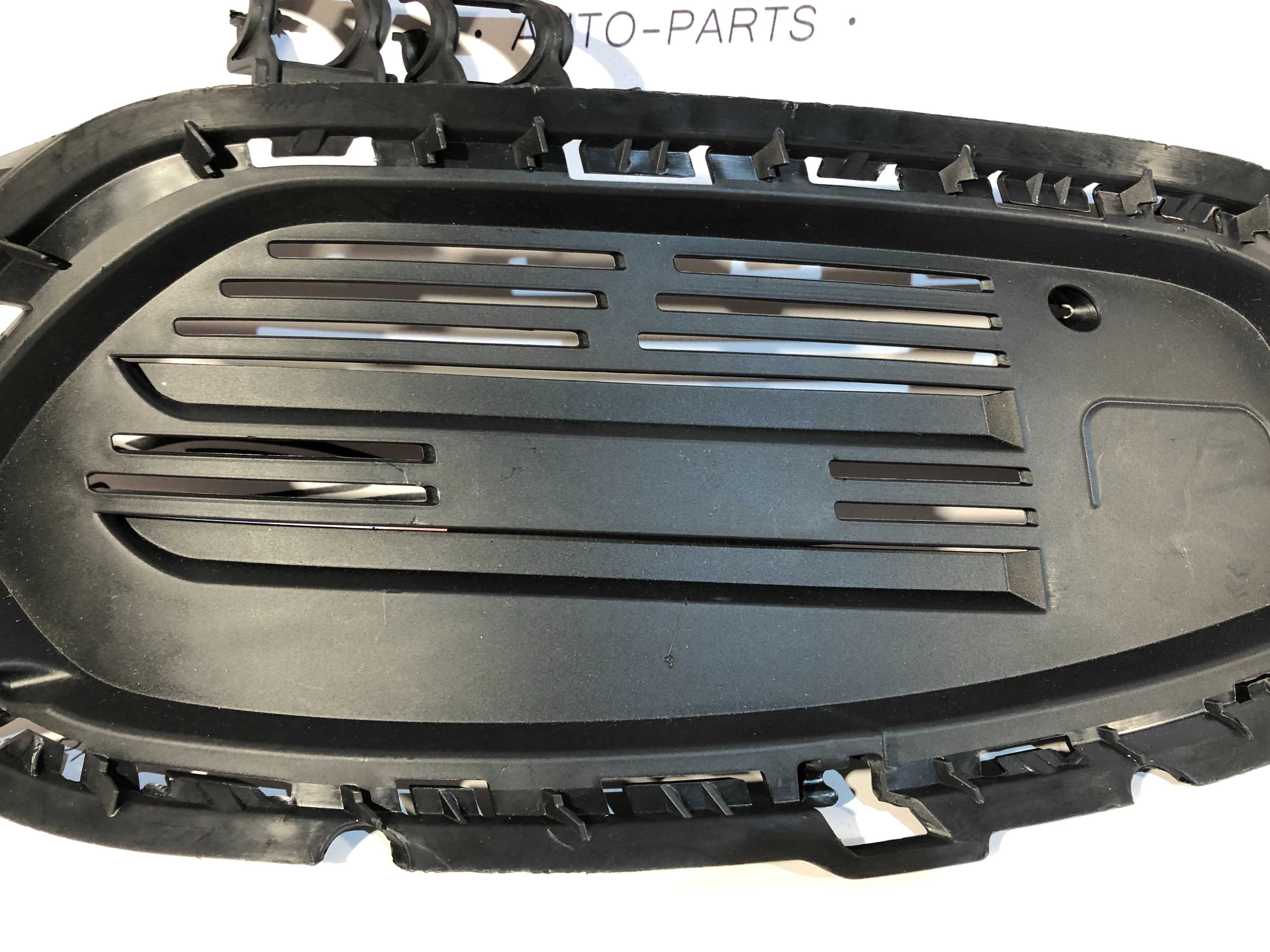 Grelha Parachoques MERCEDES CLA W117 AMG Esquerda Original