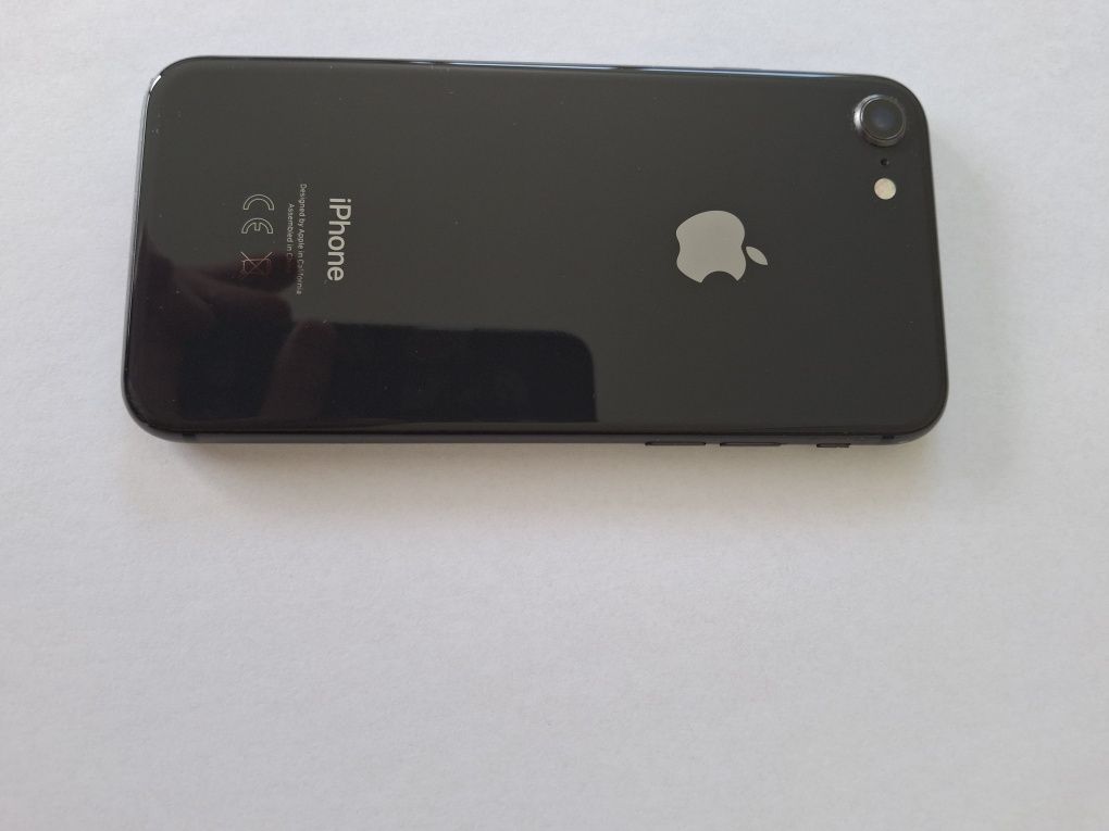 iPhone 8 64GB stan bardzo dobry