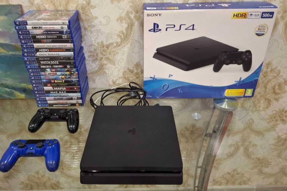 Приставка PlayStation 4, 2 геймпади, 22 диски