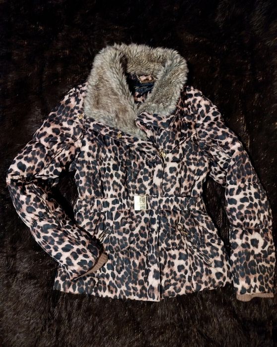 Курточка в чудовому стані