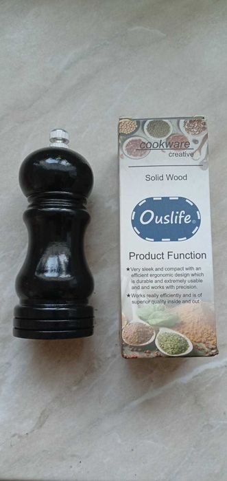 Мельница для черного перца из голландского дерева