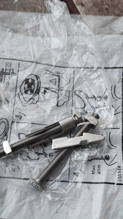 Mocowanie do deski Villeroy Boch model 9M66S101