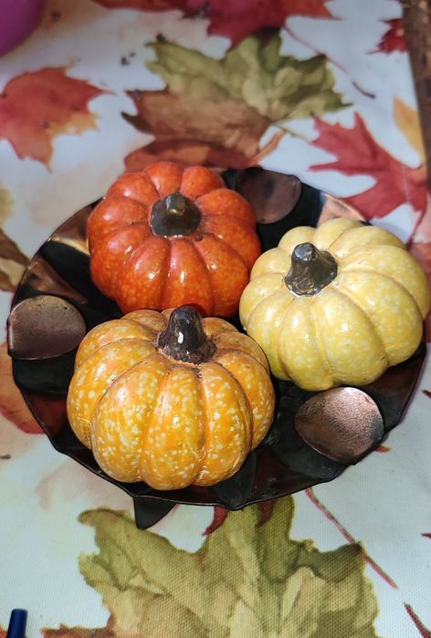 Stara miedziana popielnica z epoki PRL