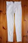 Białe spodnie rurki skinny wysoki stan F&F S