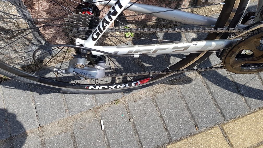 Sprzedam rower GIANT DEFY 2 lub zamienię na mtb.