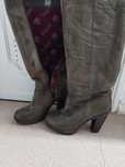 Vendo botas verdes altas pele