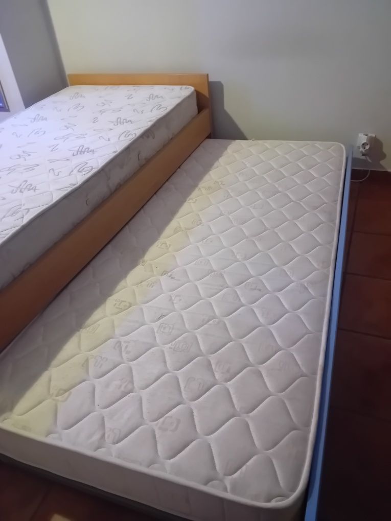 cama de gavetão + secretária