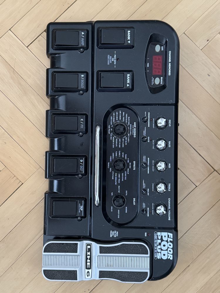 Гітарний процесор Line 6 Floor POD Plus
