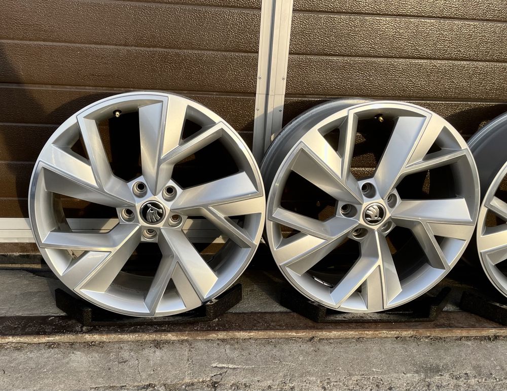 4x felgi aluminiowe Alufelgi 5x112 r19 et43 7J Oryginalne Skoda Kodiaq