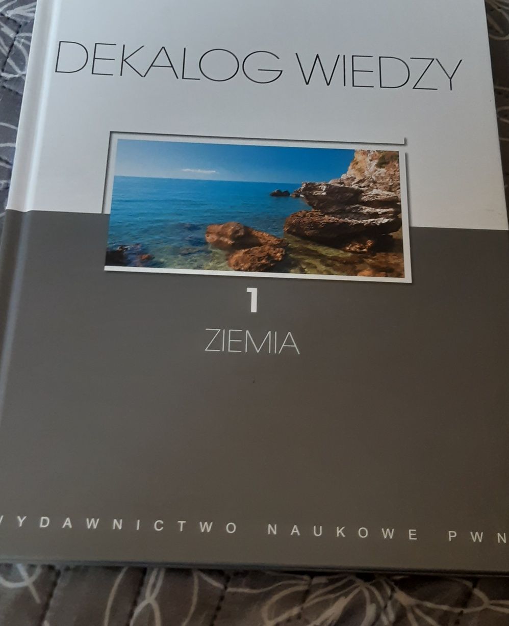 Dekalog wiedzy twarda oprawa