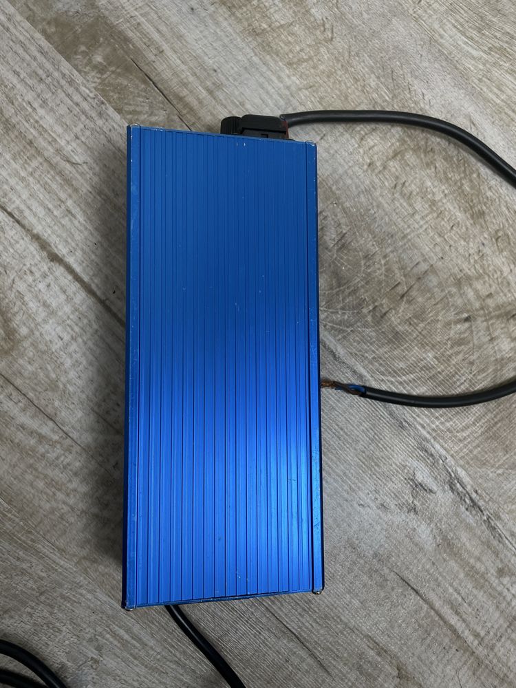 Сінусний Інвертор напруги 1200watt з автоматикою