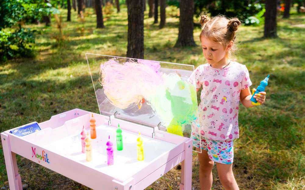 Зростаючий комплект кольоровий: світловий стіл-пісочниця та стілець