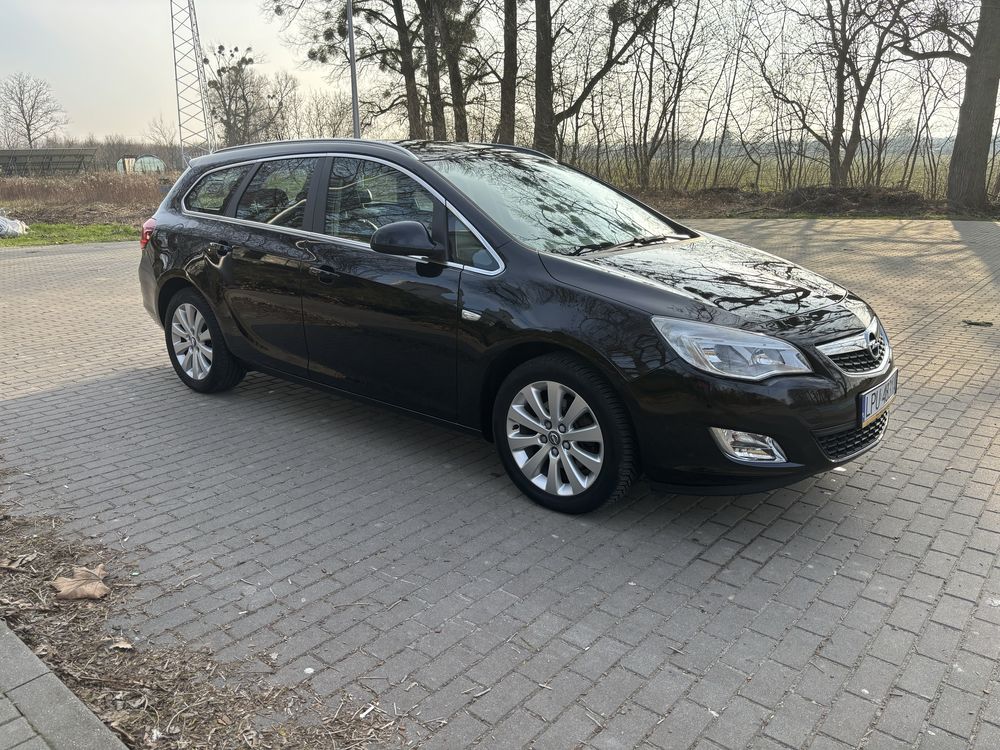 Opel Astra 1.6 turbo benzyna 2010 rok