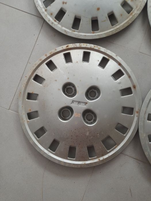 4 tampões para pneus