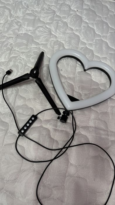 Кільцева лампа в формі серця MJ33 RGB різнокольорова 33 см