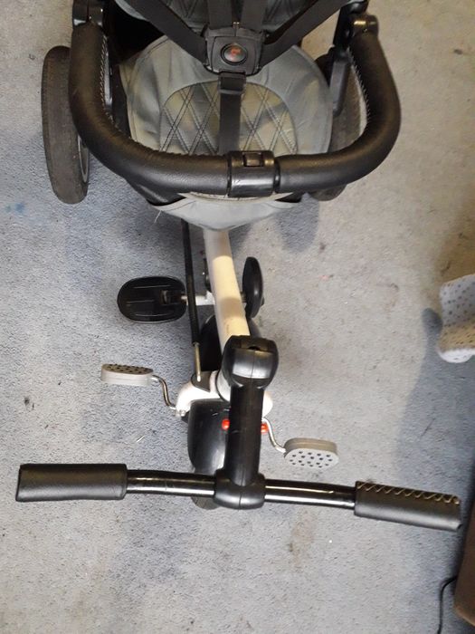 Триколісний велосипед - каляска