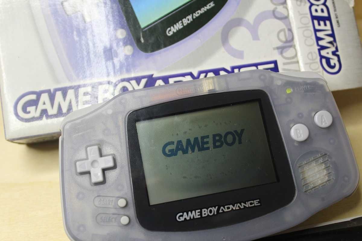 Gameboy Advance Crystal com caixa e manuais