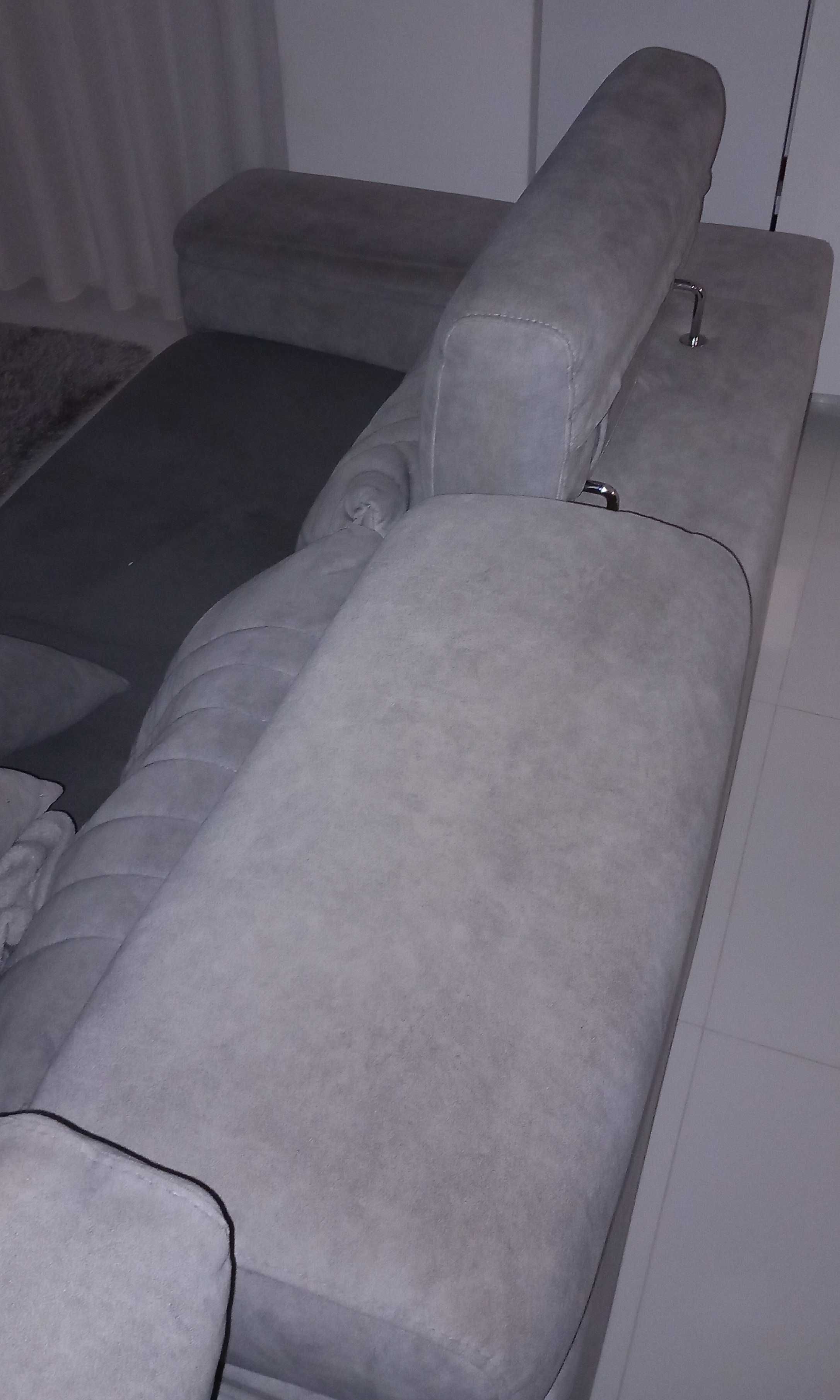 Sofá chaise-longue com tecido anti-manchas