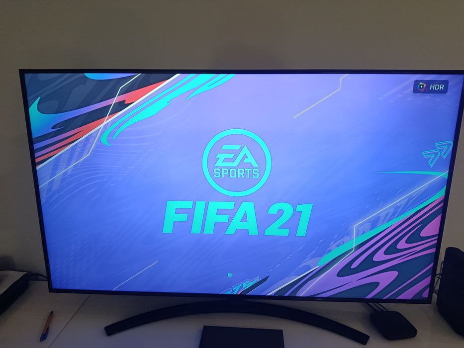 Consola PlayStation 4 Slim com 11 jogos 1 comando ( Leia a descrição)