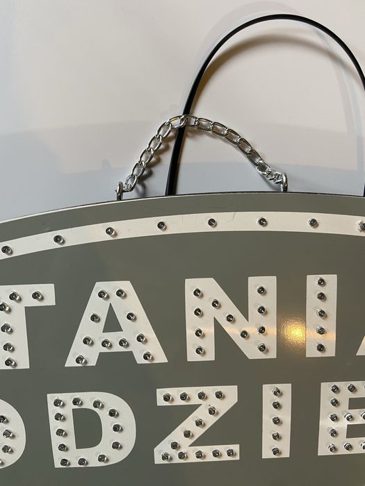 Reklama rablica  świetlna na okno Tania odzież