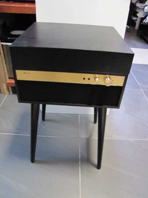 Gramofon w stylu retro walizkowy nogi drewniane Auna Berklee TT Case
