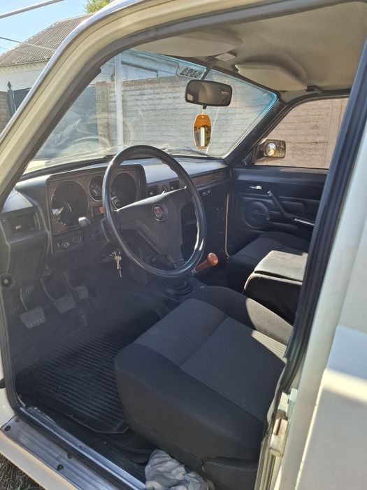 Автомобиль Газ 2410