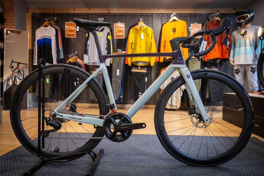 BIcicleta de estrada Focus Izalco Max 8.8
